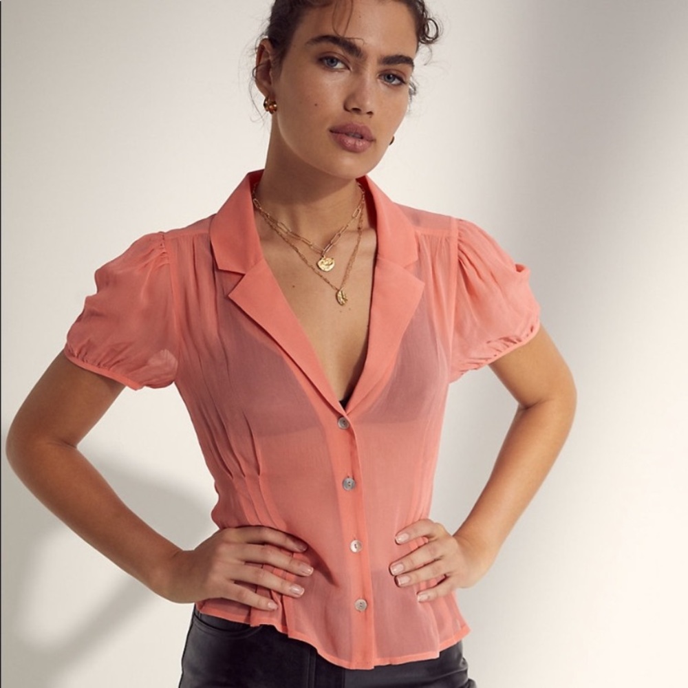 SALE❤️‍🔥NWOT ARITZIA WILFRED Chiffon Blouse